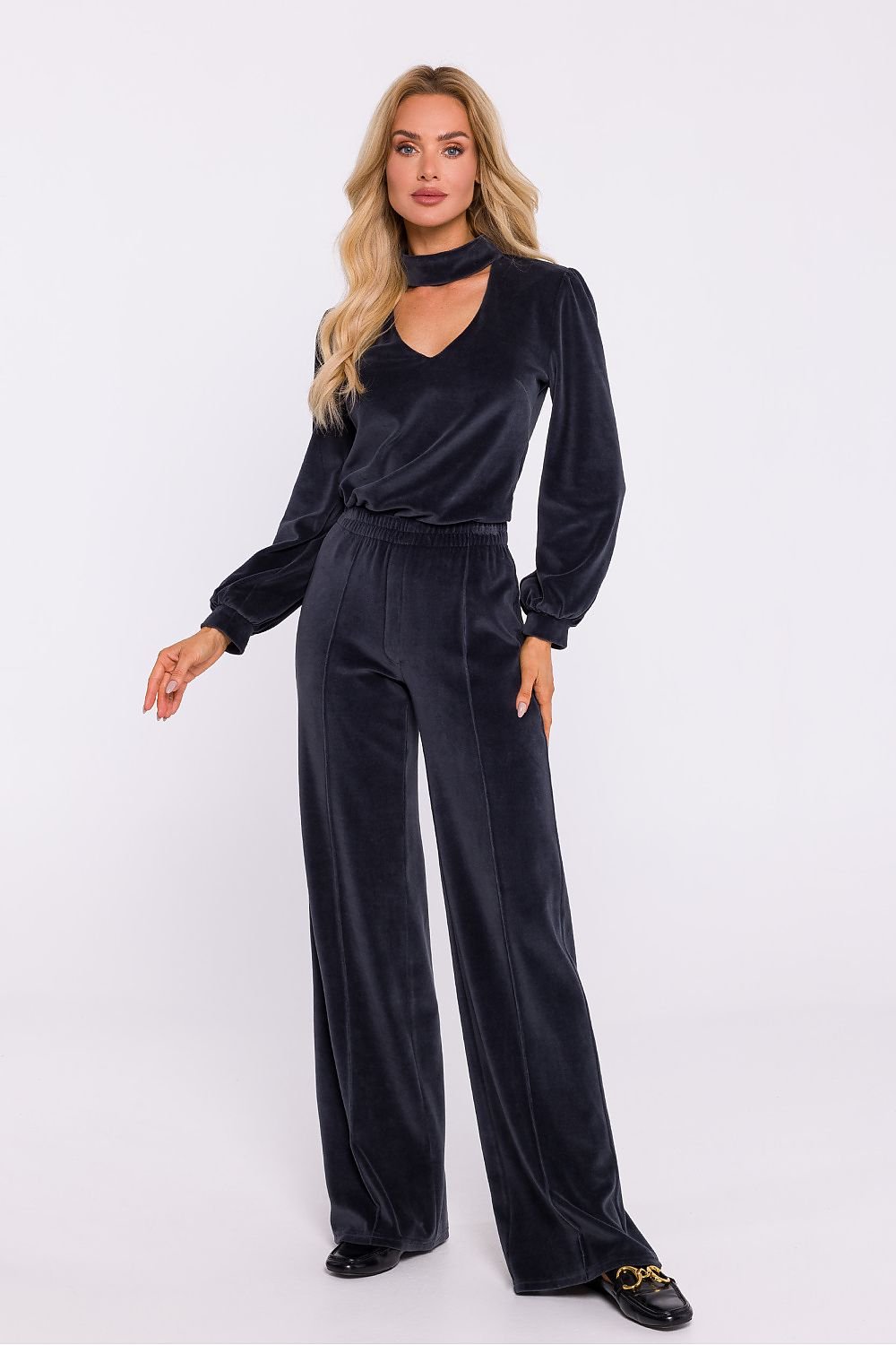 Women trousers model 201657